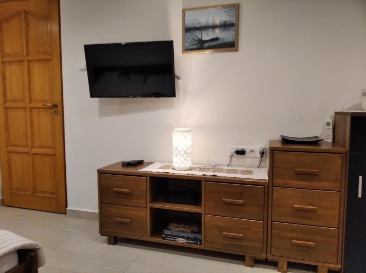 Golya Vendeghaz Appartement Tiszaug Buitenkant foto